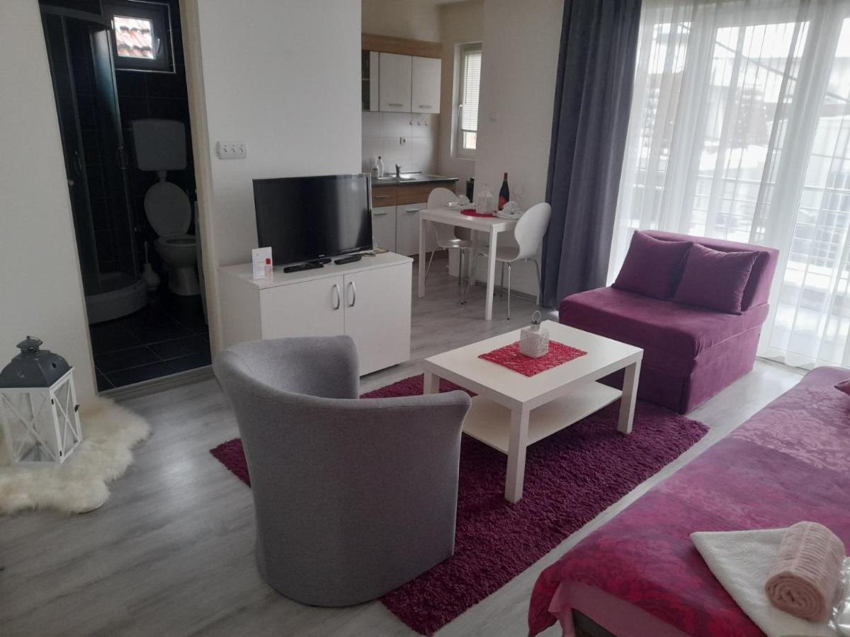 Family Apartmani Le Λέσκοβατς Εξωτερικό φωτογραφία