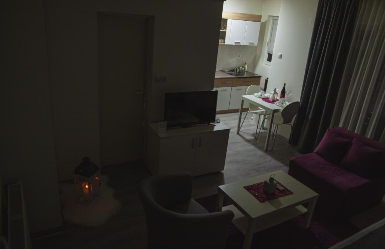 Family Apartmani Le Λέσκοβατς Εξωτερικό φωτογραφία