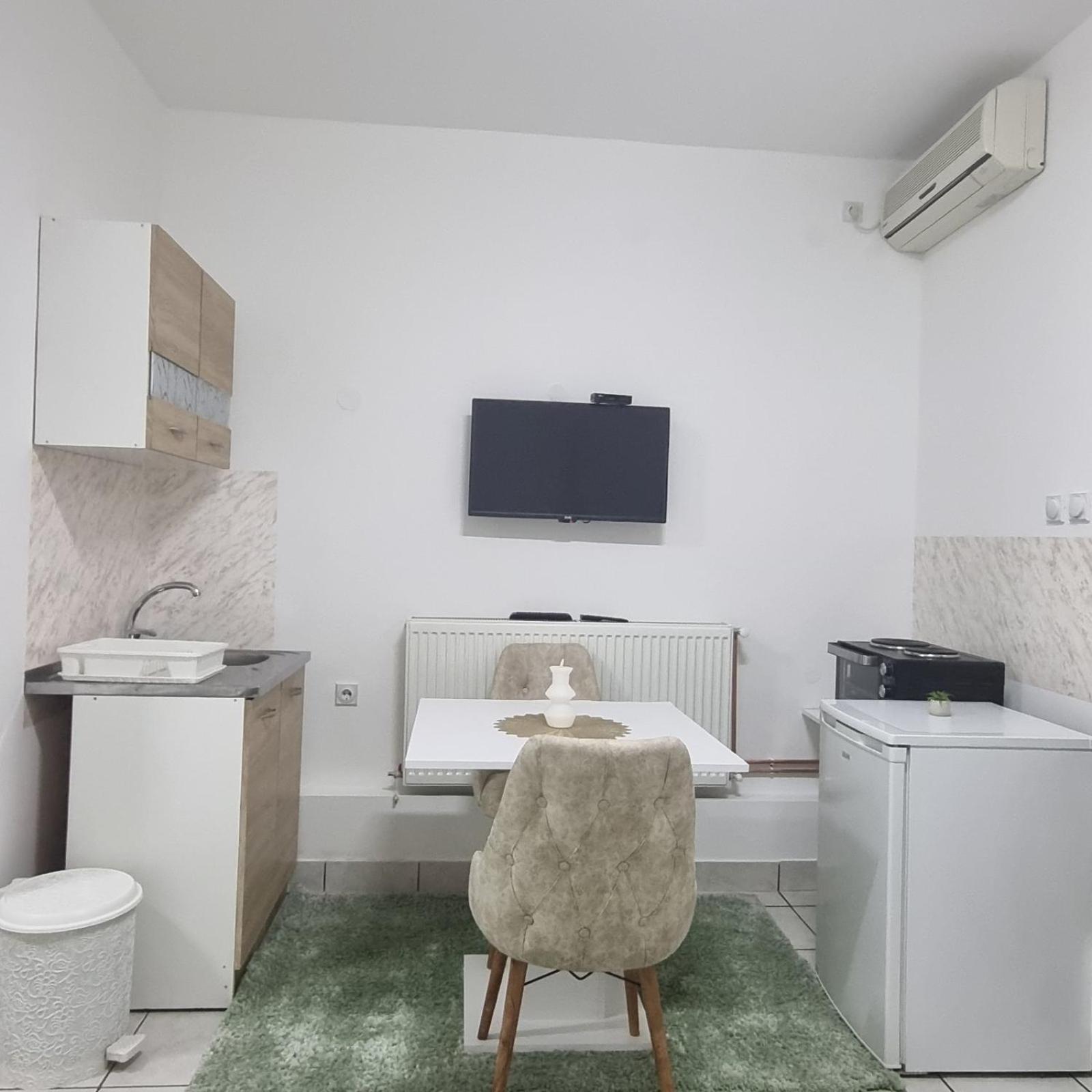 Family Apartmani Le Λέσκοβατς Εξωτερικό φωτογραφία
