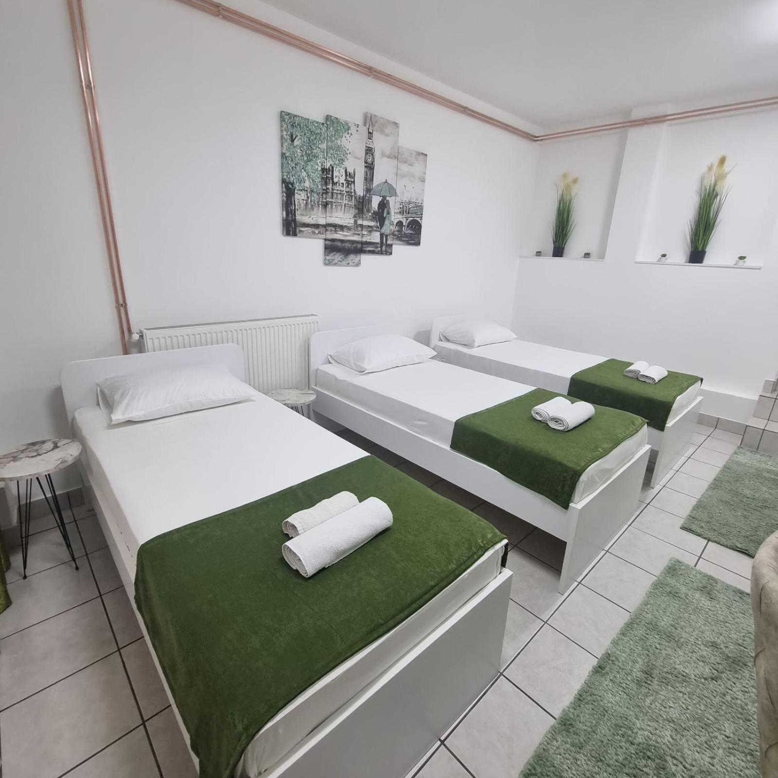 Family Apartmani Le Λέσκοβατς Εξωτερικό φωτογραφία